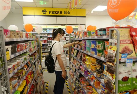 Top 10 convenience stores in China by numbers.